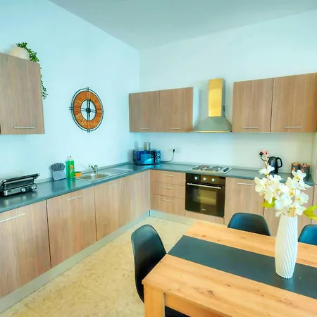 Appartement Large & Cozy Flat, Spacious Yard, Near Pmic1-2 *